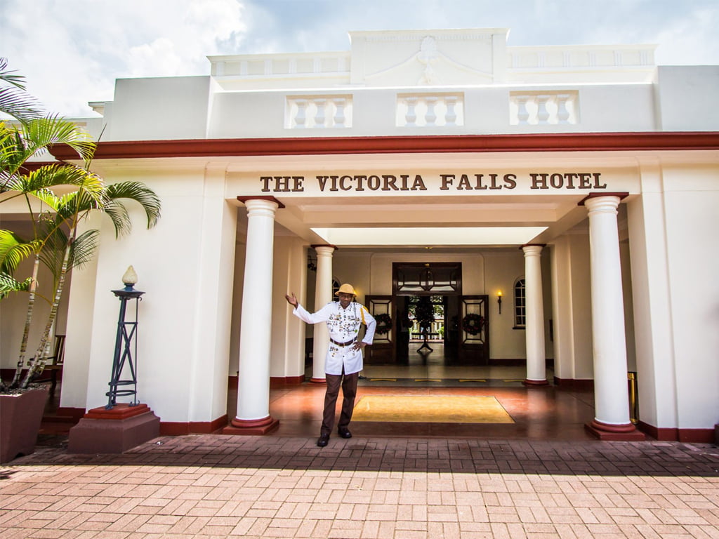 Pangolin Photo Safaris – Vic Falls Hotel 01
