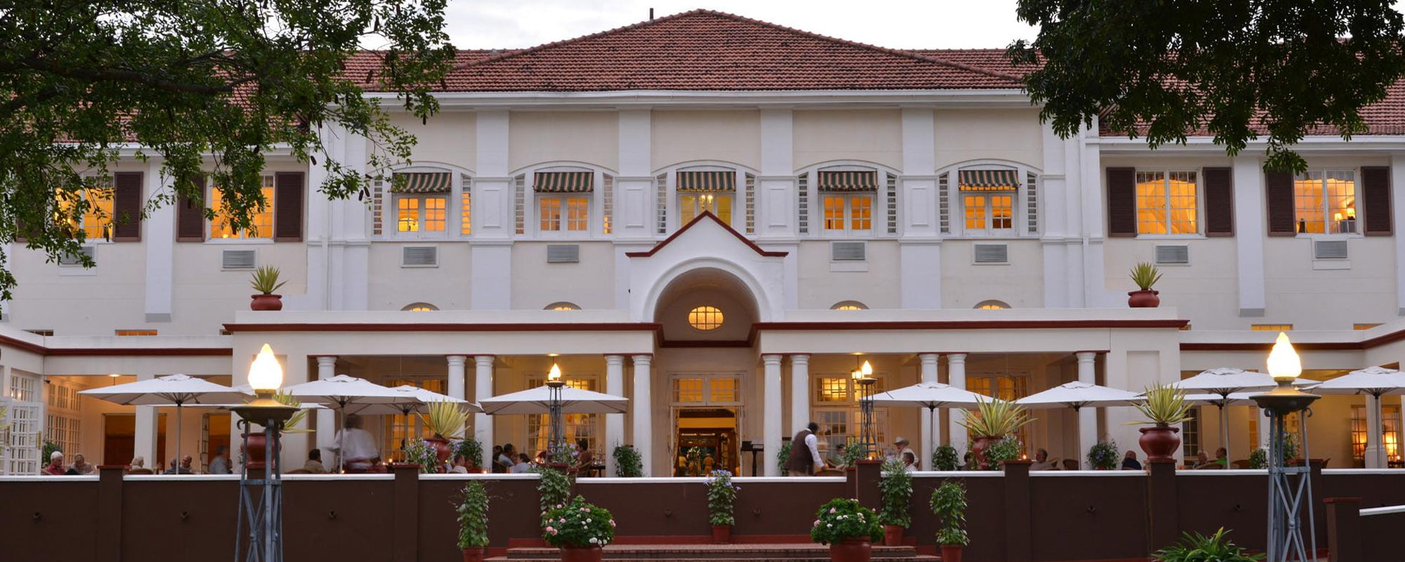 Pangolin Photo Safaris – Vic Falls Hotel