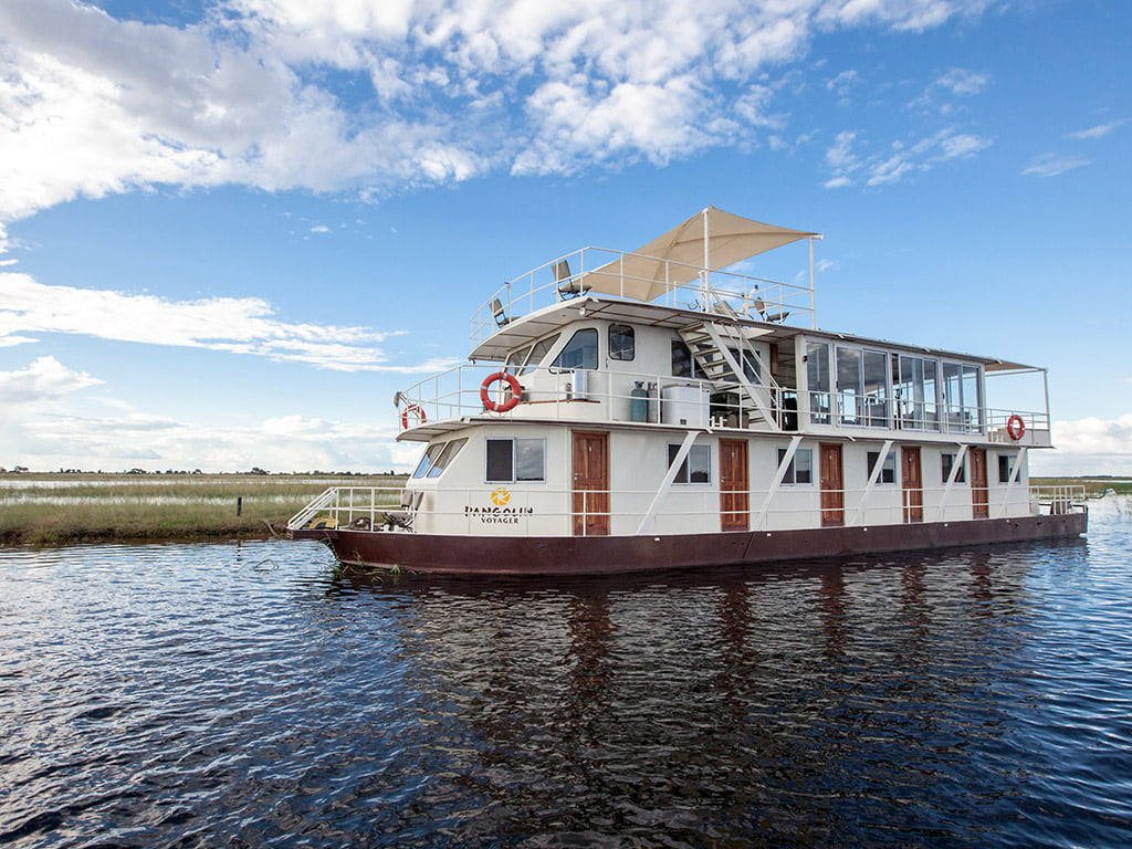 Exterior view of the Pangolin Voyager Houseboat