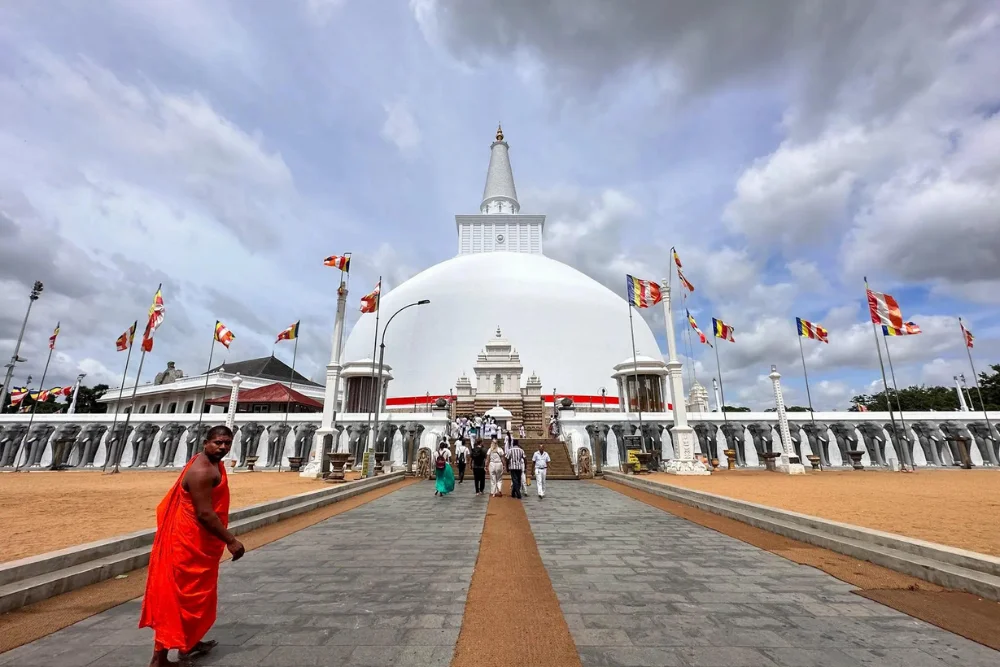 sri lanka Buddhist Monk at Ruwanweliseya