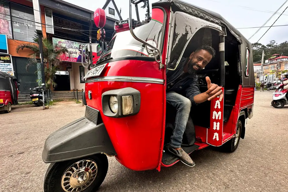 Super friendly Tuktuk driver in Sri Lanka
