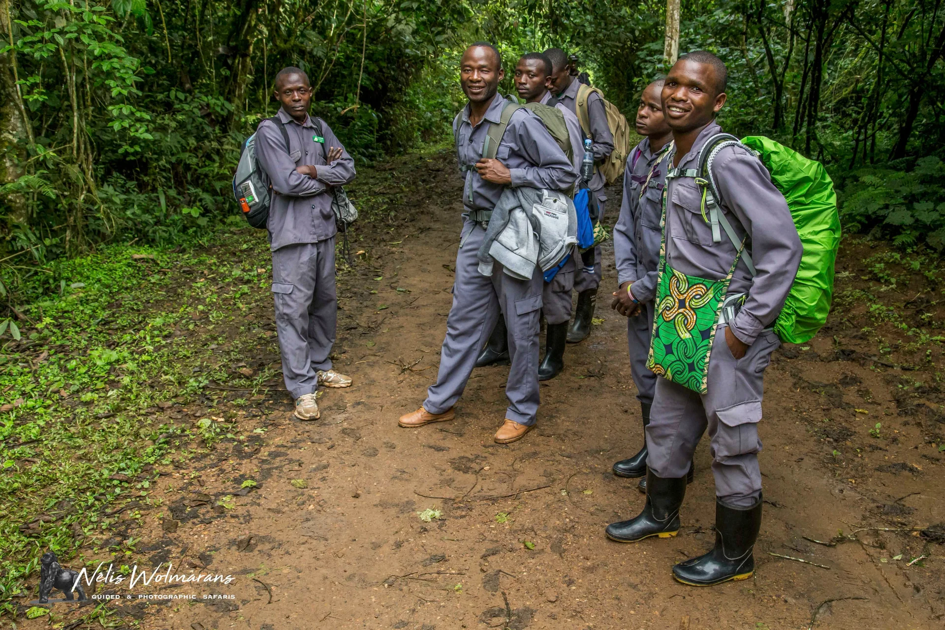 mg 3333 slider 1920 gorilla trekking porters